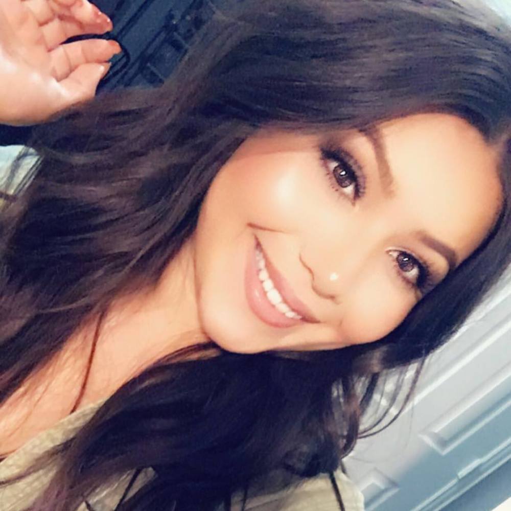 Meet your Posher, Adrianna